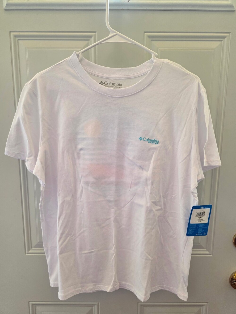 Women's Columbia White Short-Sleeve Tee with Teal Logo Size Large-New With Tags